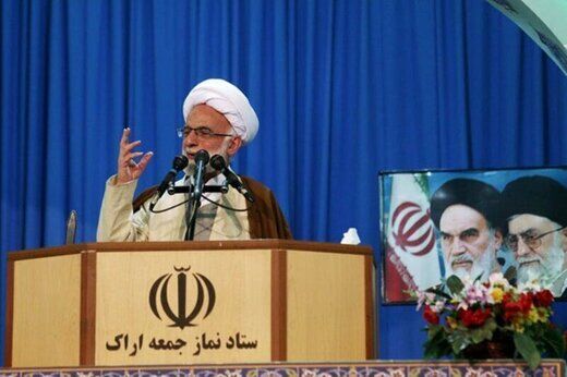 دری نجف‌آبادی: رفتارهای غیرمنطقی آب در آسیاب دشمن است