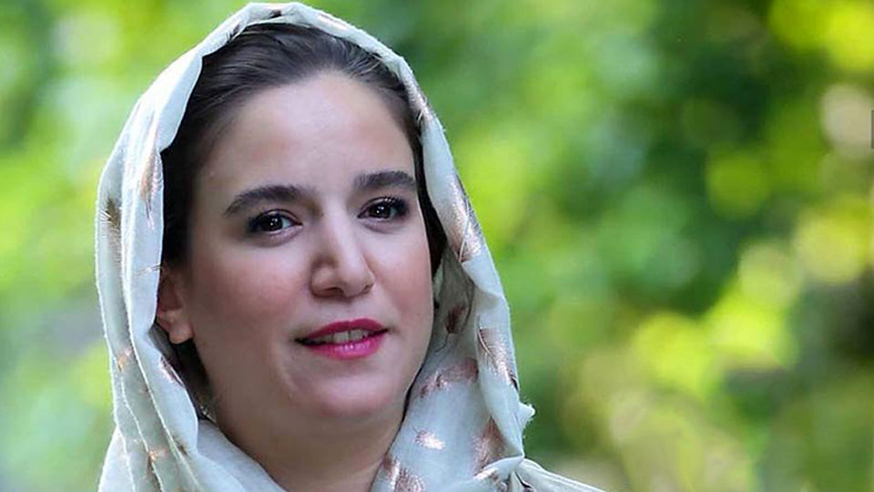 ستاره پسیانی از خجالت علیرضا منادی، نماینده جنجالی درآمد