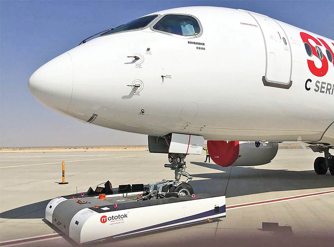 جابه‌جایی هواپیمای ۱۳۰ تنی با روبات