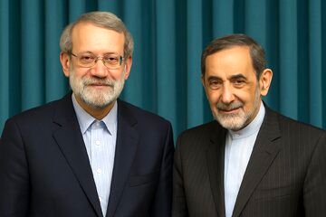 از تحرکات لاریجانی تا توئیت ولایتی / تغییر در راه است؟