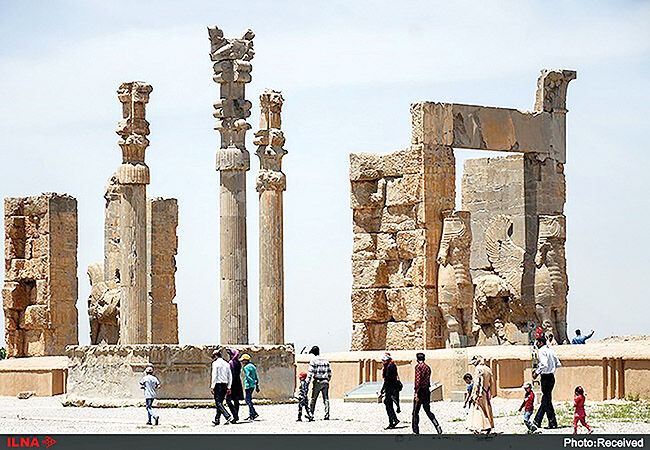 تدوین طرح جامع گردشگری ۲۱ شهر فارس