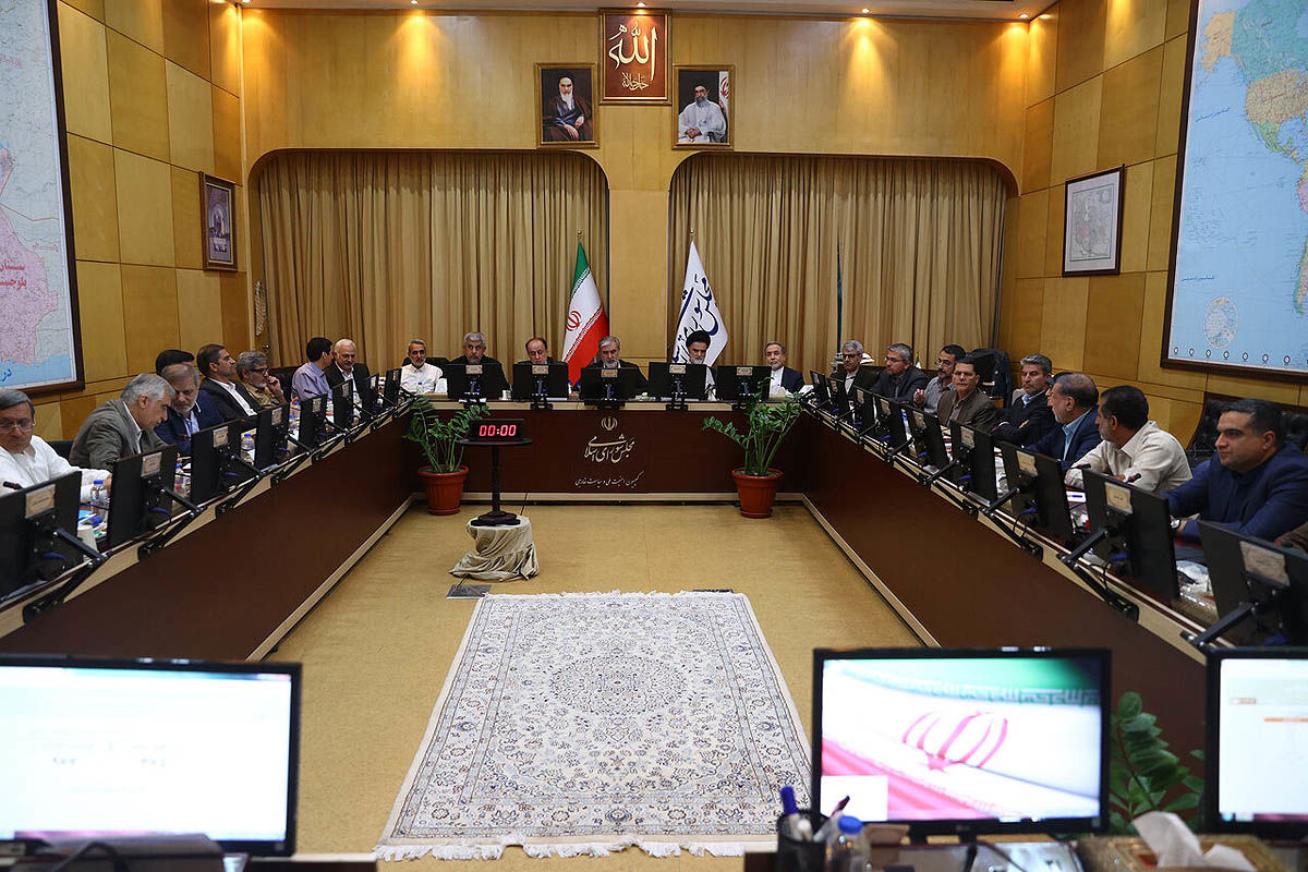 در نشست اضطراری عراقچی با مجلسی‌ها چه گذشت؟