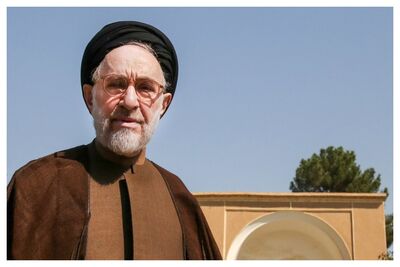 تصاویری دیدنی از حضور سیدمحمد خاتمی در باغ دولت آباد