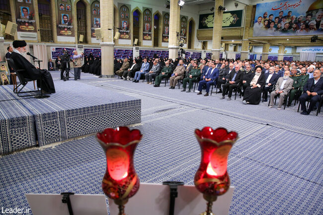 رهبر انقلاب: کشورهای اسلامی باید ارتباط سیاسی و اقتصادی خود را با رژیم صهیونیستی قطع کنند
