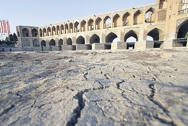 بیعملی در برابر فرونشست اصفهان بیاعتمادی مردم را افزایش میدهد