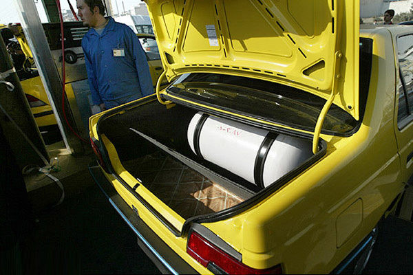 طرح رایگان دوگانه‌سوز کردن خودروها کلید خورد/ میزان مصرف خودروهای دوگانه‌سوز چقدر است؟