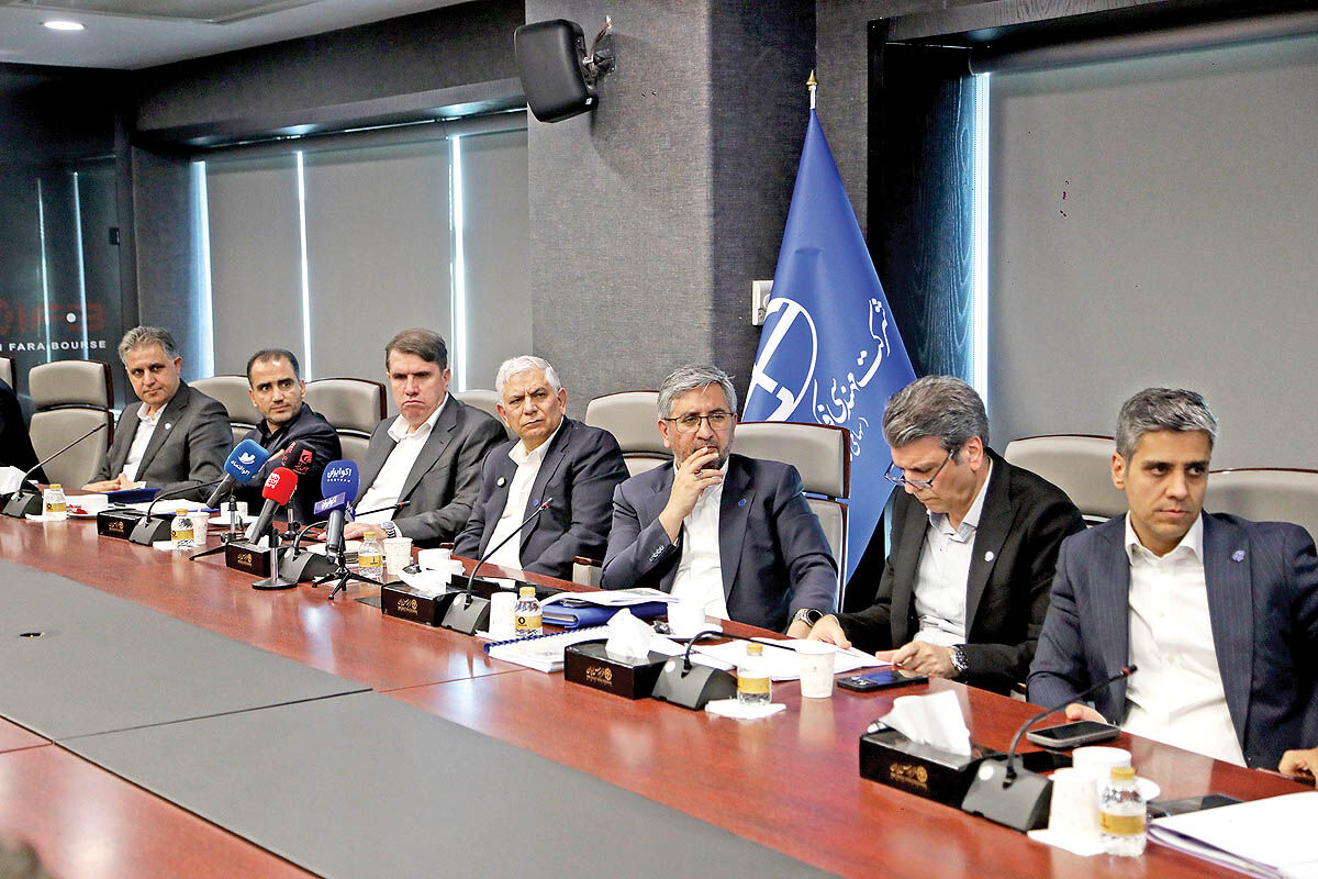رشد 100 برابری درآمد فکور صنعت طی 25 سال