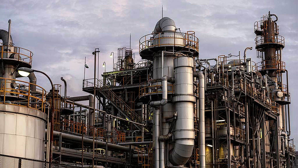 ضرورت افزایش استانداردهای ایمنی در بخش پتروشیمی