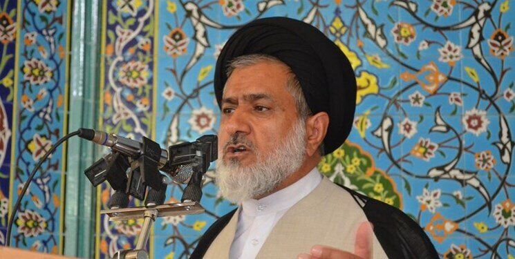 اسب دوانی زن حرام است / موجب چشم چرانی می‌شود!
