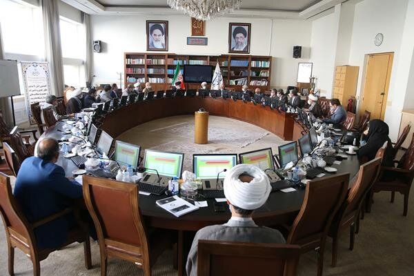 صلاحیت وزیر خارجه در کمیسیون اصل نود بررسی می‌شود