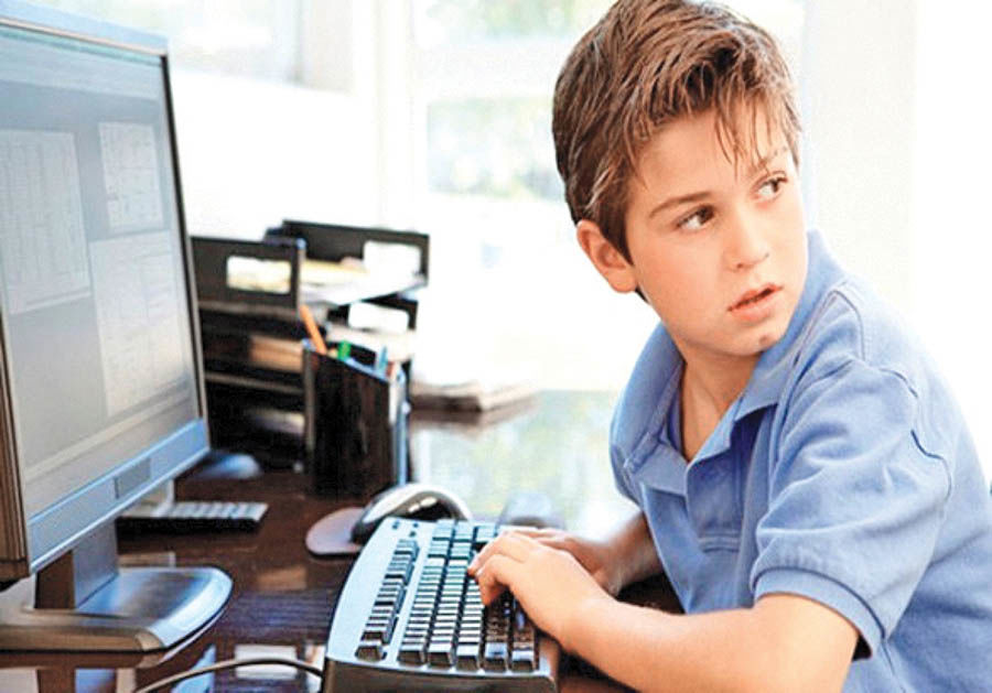 خطرات آنلاینی که کودکان را تهدید می‌کند
