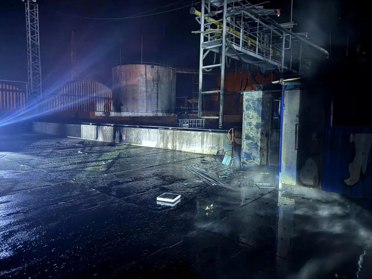 حمله شبانه اوکراین به قلب روسیه و غرب این کشور / وزارت دفاع روسیه: 27 پهپاد را سرنگون کردیم