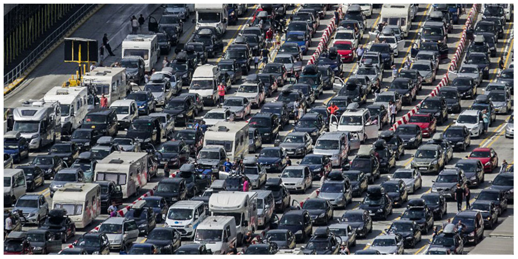 ترافیک در آزاد راه ساوه – تهران سنگین است