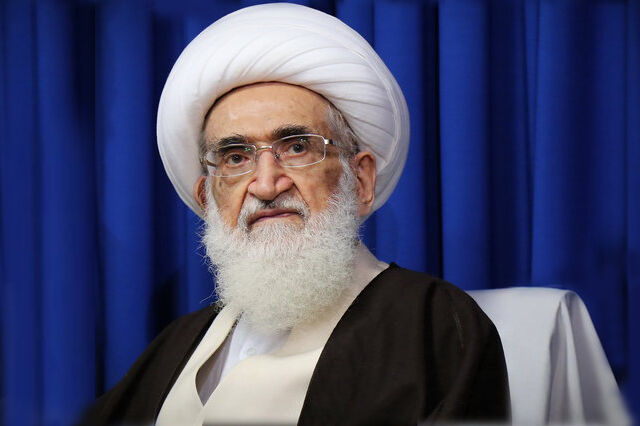 پاسخ آیت الله نوری همدانی درباره گرفتن روزه در شرایط کرونایی