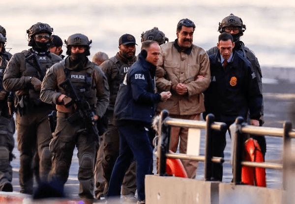 افشاگری روسیه درباره پشت پرده عملیات ربودن مادورو توسط آمریکا/ پای خیانت داخلی به میان آمد/ مسکو: نام خائنین را می دانیم