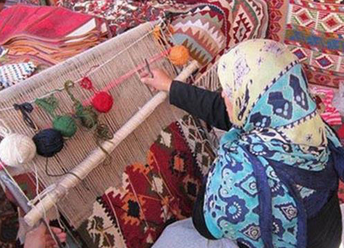 کسب نشان مهر اصالت ملی برای ۲۲ اثر صنایع دستی کرمانشاه