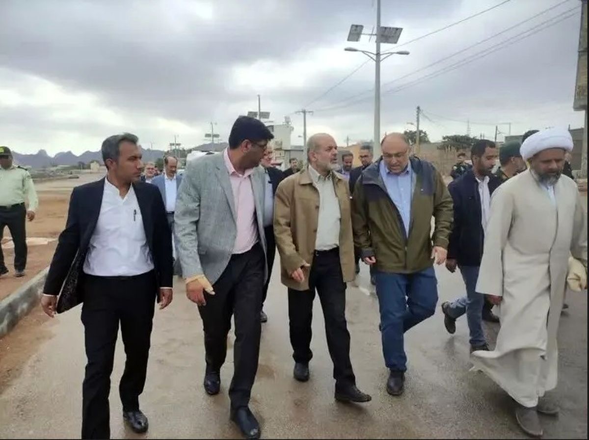بازدید وزیر کشور از بخش‌های مختلف جزیره هرمز