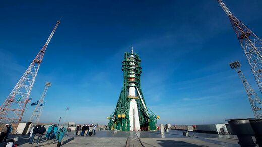 روسیه ۱۲ موشک فضاپیما پرتاب می کند

