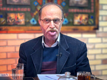 کامبیز نوروزی: صداوسیما در امور یومیه خود وامانده اما می‌خواهد بر اینستاگرام، یوتیوب و... نظارت کند!/هیچ‌کدام از رسانه‌های خارجی فعال در حوزه صوت و تصویر فراگیر، در ایران مستقر نیستند