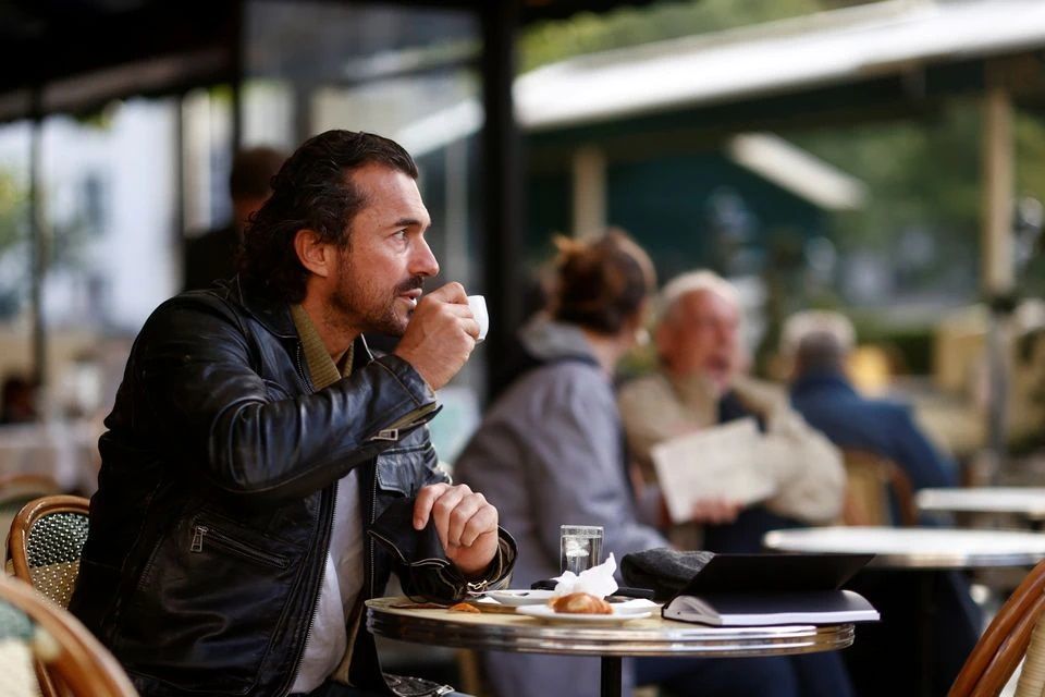 سرو دوباره قهوه فرانسوی در کافه های پاریس/بازگشایی کافه‌ها+عکس