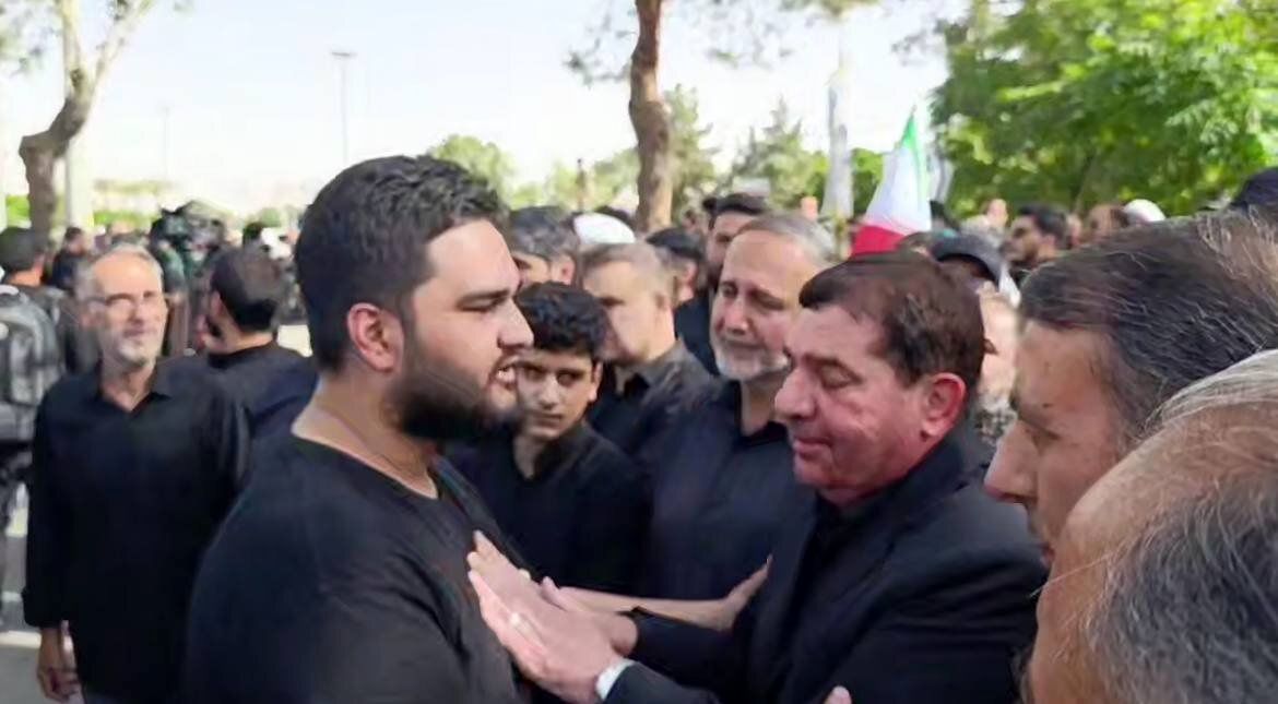 عکسی از فرزند سردار حاجی زاده در آغوش مخبر 5