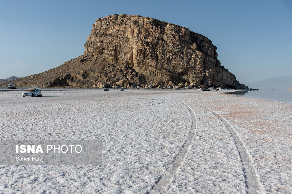 پرآبی دریاچه ارومیه در کتاب‌های درسی سوژه شد!+ عکس
