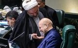 نگاه عجیب رسایی به قالیباف + عکس


