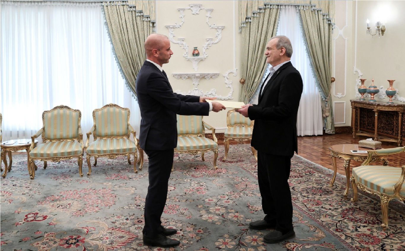 پزشکیان: روابط ایران و لبنان صرفاً سیاسی نیست، بلکه پیوندی قلبی و فرهنگی میان دو ملت است