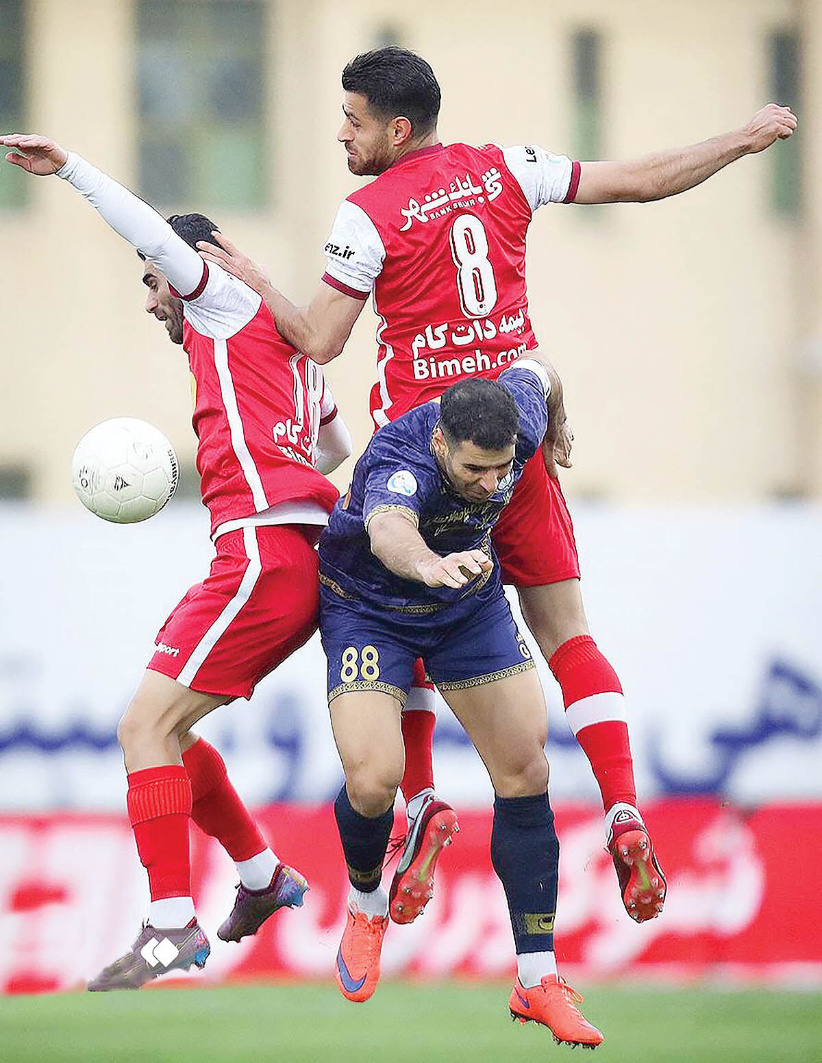 دو جام  در گرو سیرجان