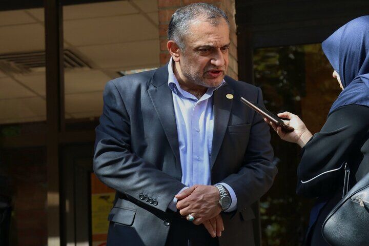 رئیس دانشگاه شریف به تماس با خانواده دانشجویان درباره پوشش واکنش نشان داد