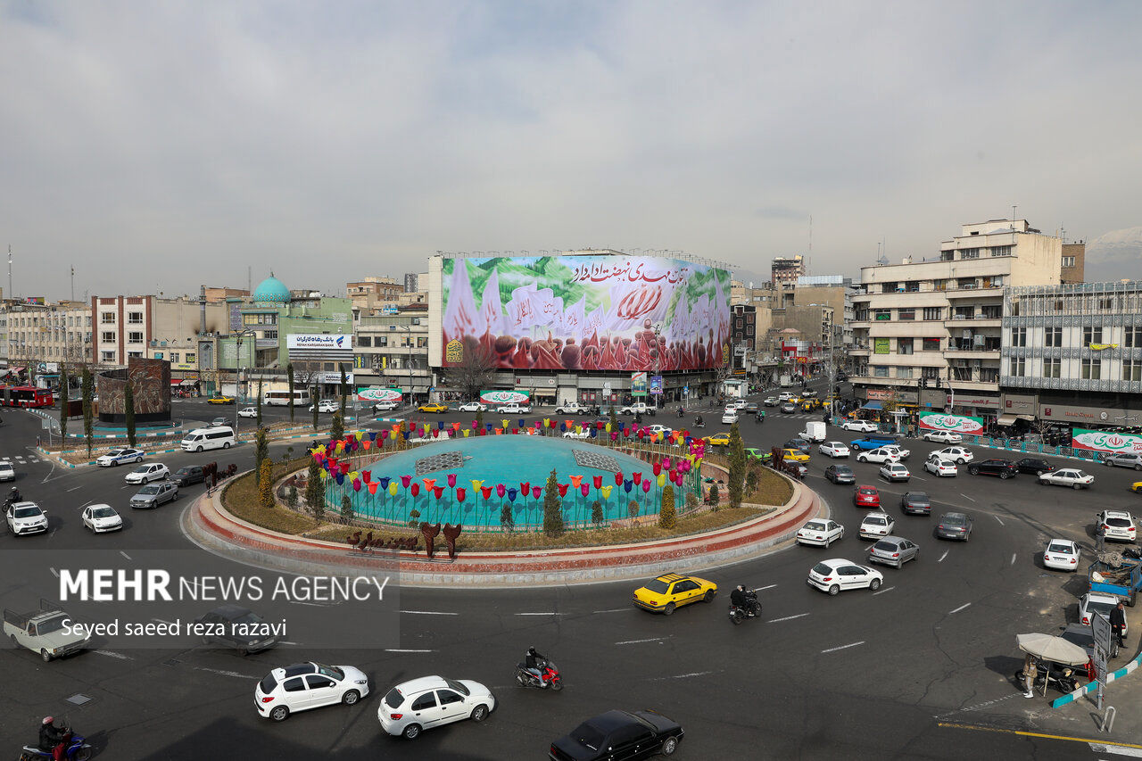 قابی از دیوارنگاره جدید میدان انقلاب + عکس