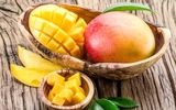 ترفندهای کاربردی برای برش زدن انبه بدون له شدن و کثیف کاری




