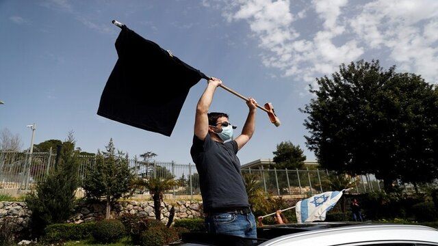 حمله لفظی پسر نتانیاهو به تظاهرکنندگان اسرائیلی مخالف پدرش 