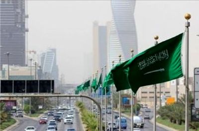 تصاویری از آتش‌سوزی گسترده در مهم‌ترین تاسیسات تولید نفت عربستان