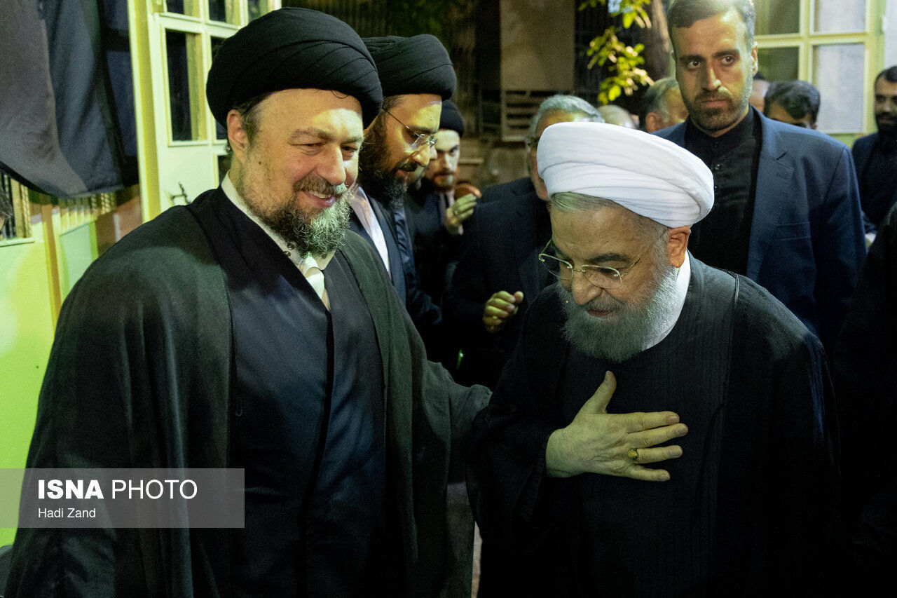 تصویری از حسن روحانی در کنار سید حسن خمینی/ خاتمی، کروبی و موسوی خوئینی‌ها در یک قاب/ وزیر دادگستری هم بود+ عکس