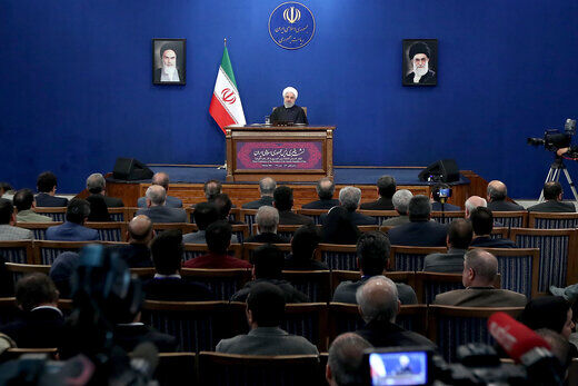 روحانی: نه آمریکا رهبر دنیاست نه یکجانبه گرایی پیروز می شود/استفاده از ماده ۳۶ برجام به نفع کسی نیست/اگر به اعتراضات مردم گوش نکنیم، گوش ما ایراد دارد/ رویکرد سپاه را ستایش می‌کنم