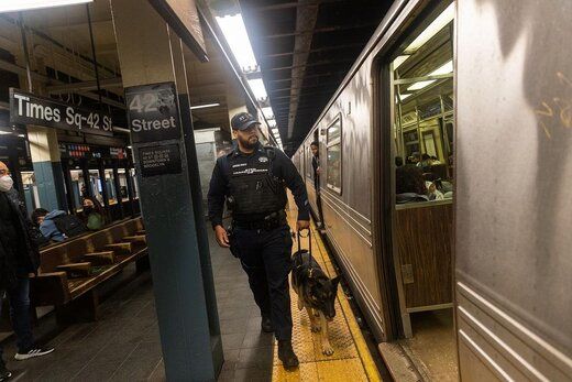 وضعیت فوق امنیتی مترو نیویورک پس از
حمله
مرگبار به شهروندان آمریکایی+عکس
