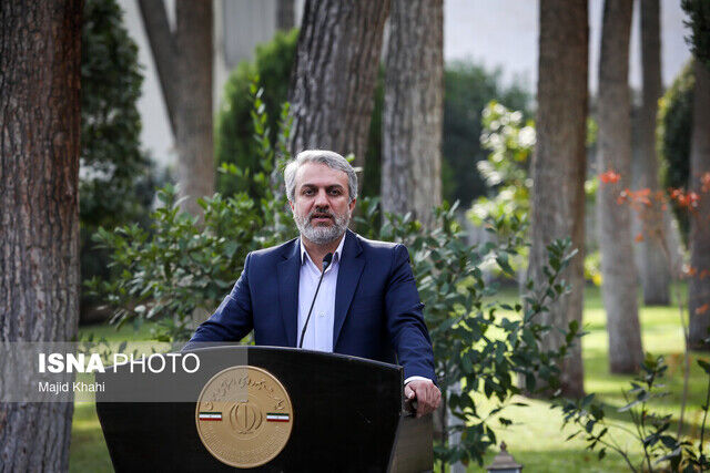 وزیر صمت: از طرف دولت هیچ مانعی برای واردات خودرو وجود ندارد