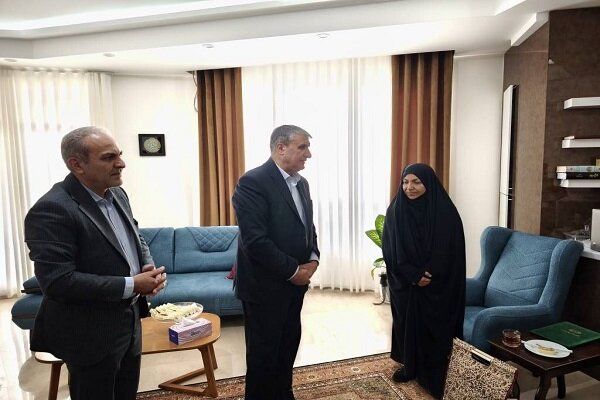 در دیدار رئیس سازمان انرژی اتمی با خانواده شهید عباسی چه گذشت؟