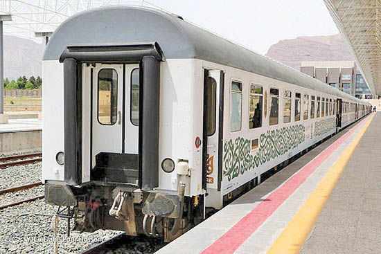 راه‌اندازی قطار پنج ستاره تهران- اهواز