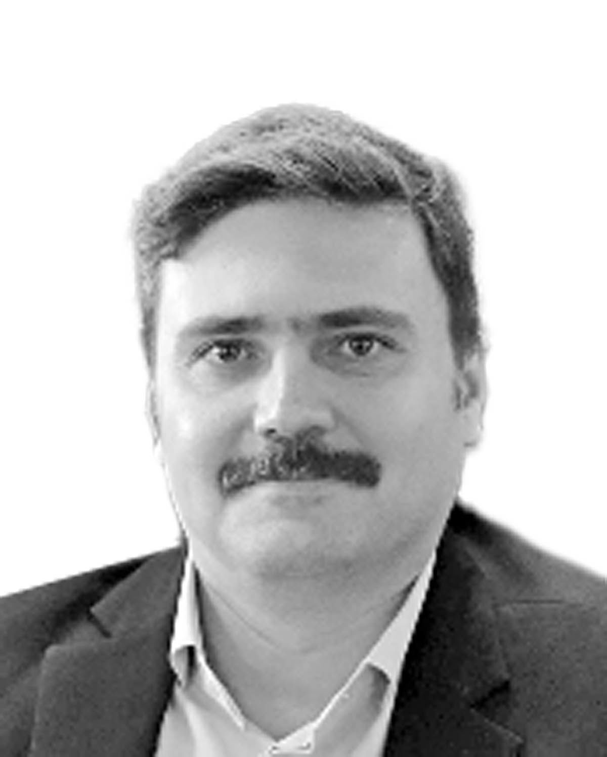 دکتر فرهاد  شریفی‌بقا
