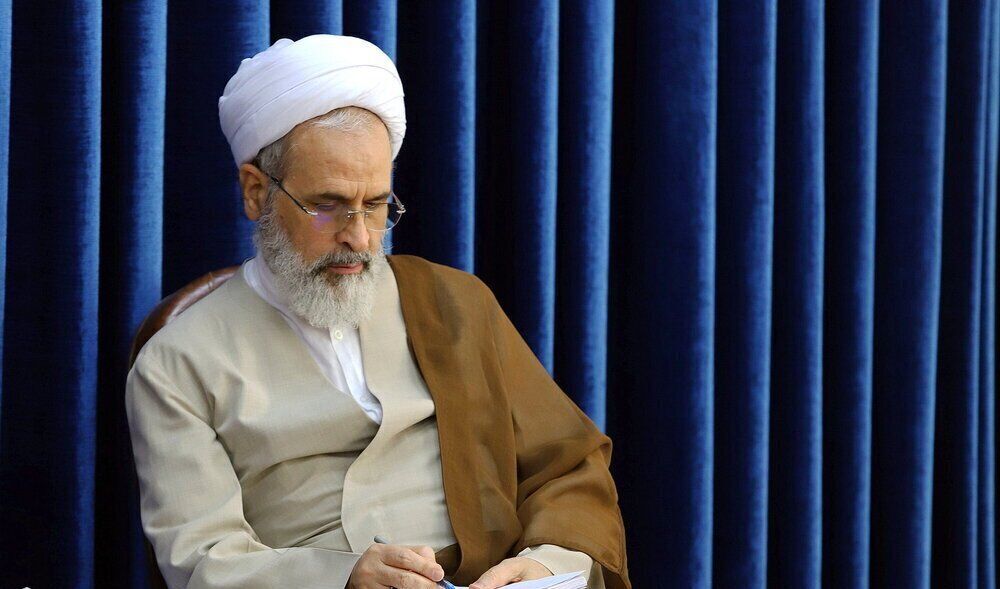 پیام مدیر حوزه‌های علمیه به رهبر انقلاب