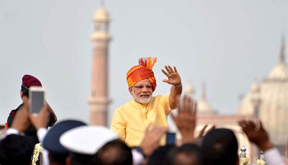 هند  بر سر دوراهی