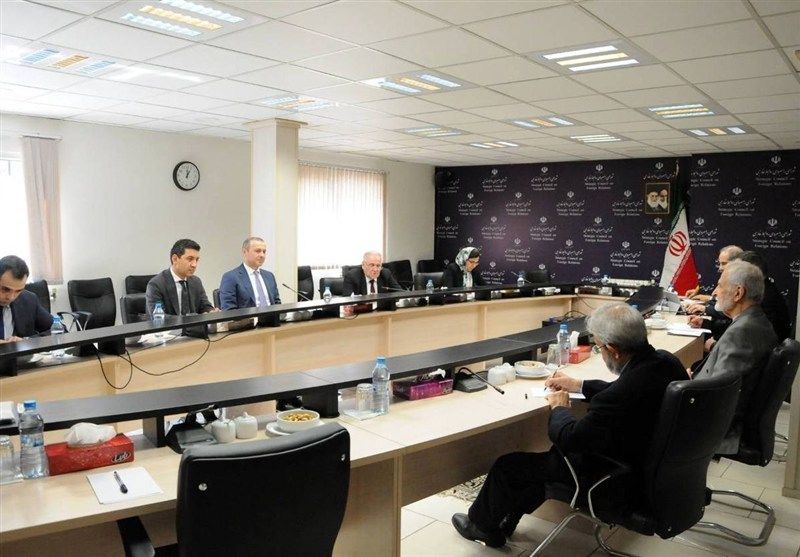 کمال خرازی خطاب به مقام ارمنی: جزئیات مشارکت شرکت آمریکایی در مسیر ارتباطی باید روشن شود