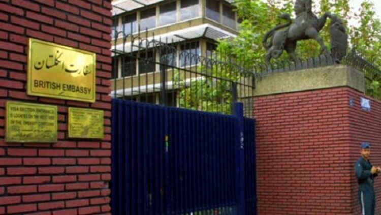 واکنش وزارت خارجه به خبر بسته‌شدن سفارت انگلیس در ایران