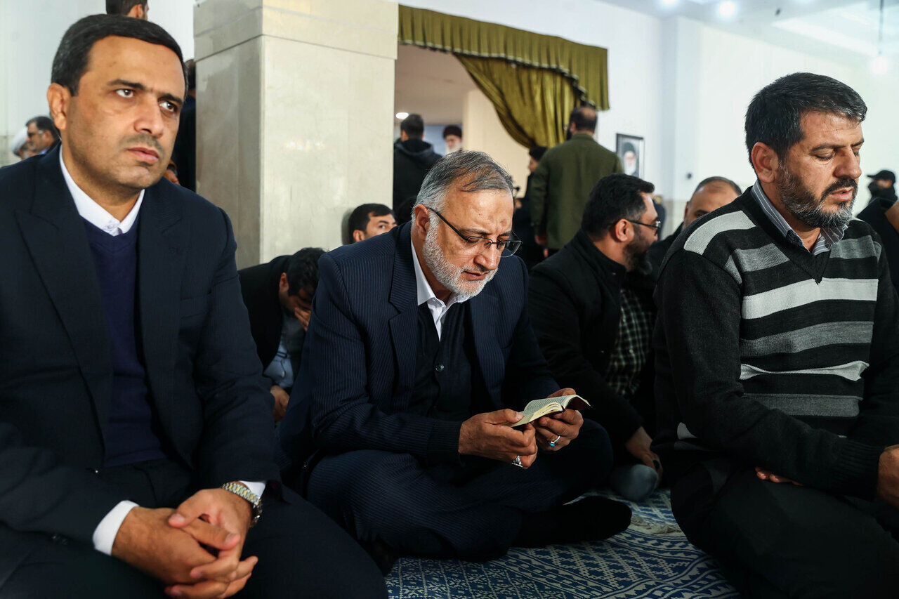 تیپ متفاوت فرمانده کل سپاه در یک مراسم ختم/ وزیر اطلاعات بین دو سردار عالیرتبه سپاه نشست/ سردار قاآنی و طائب هم آمدند