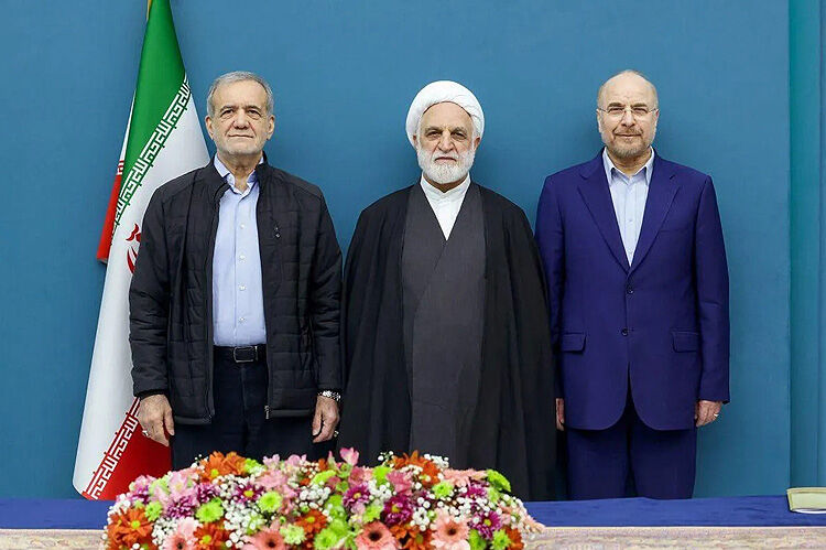 پیام سران قوا به مناسبت روز کارگر و روز معلم