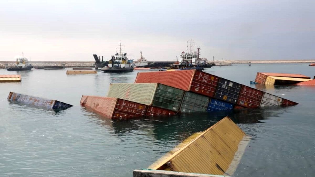 غرق شدن کشتی باری ترکیه در دریای سیاه/ چند نفر جان باختند؟