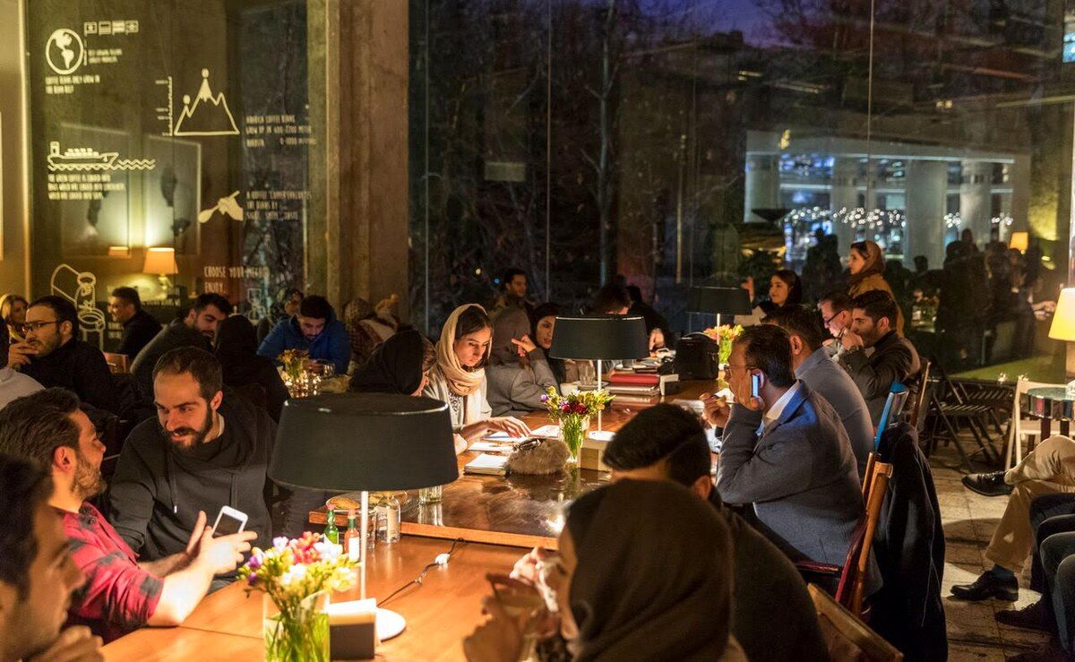 چرا کافه‌ها دیگر فقط محل سرو قهوه نیستند؟ / تعداد کافه های تهران چقدر است؟