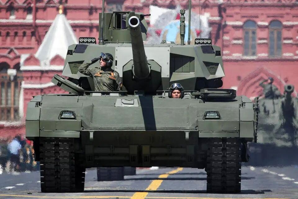خروج پیشرفته ترین تانک روسی از خاک اوکراین+تصاویر